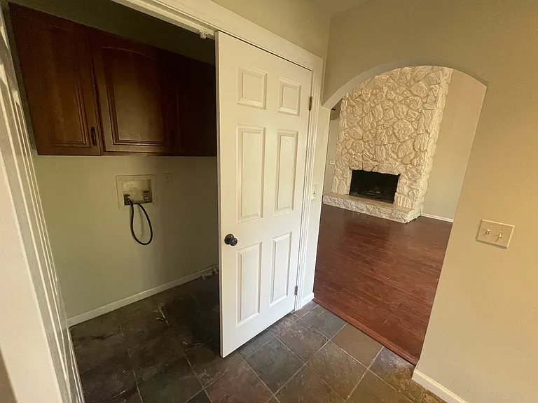10300 Belinder Rd — Photo 11