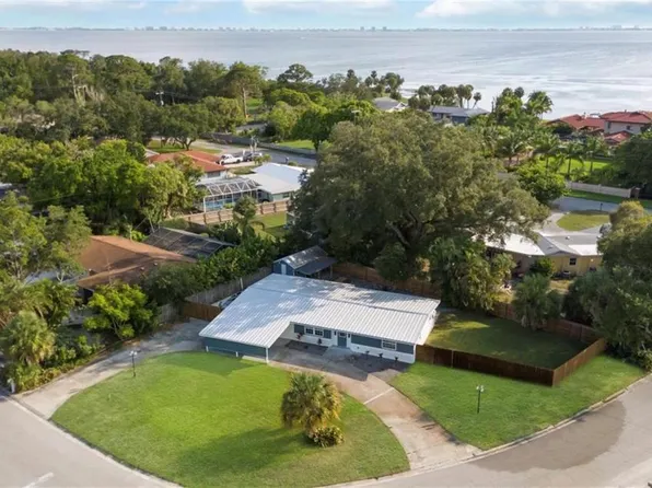 8204 Constance Dr, Sarasota, FL 34243