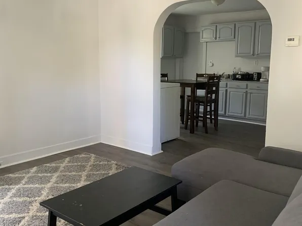 190 W 8th St