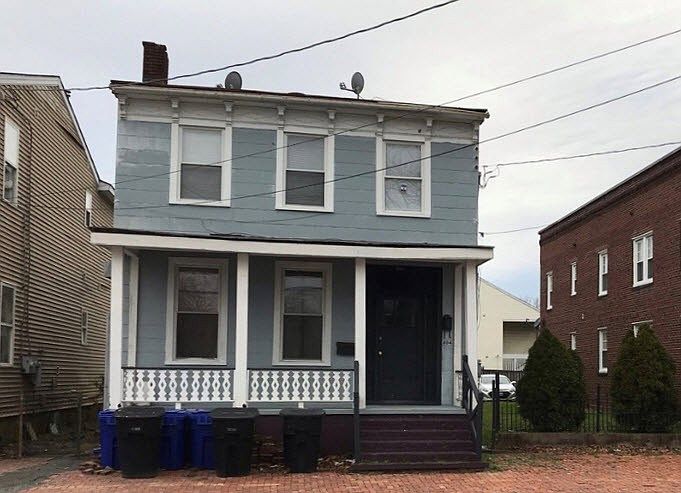 1st image of 804 Dinwiddie St