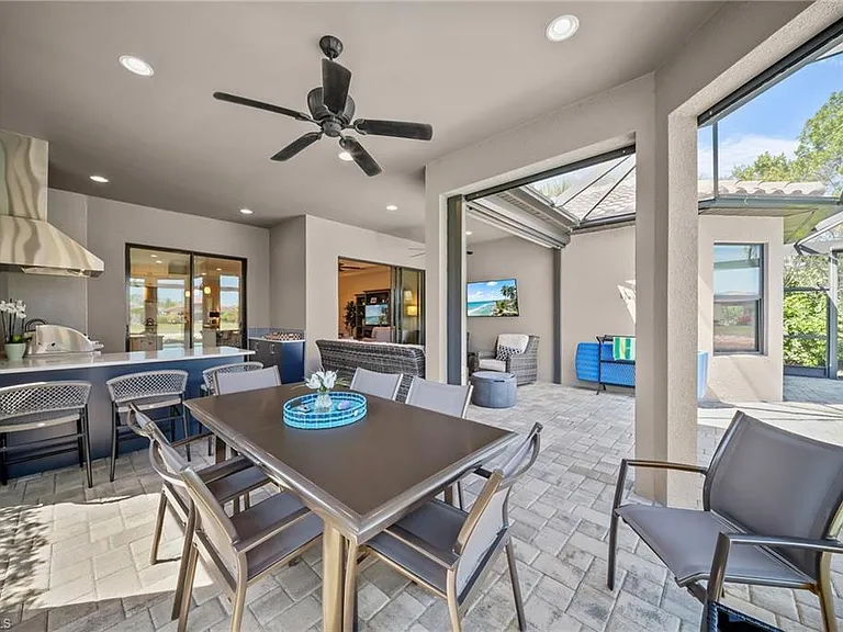 9361 Terresina Dr — Photo 34