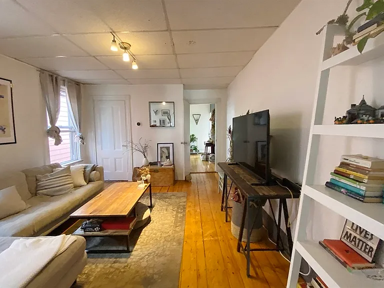 496 Sumner St #3 — Photo 6