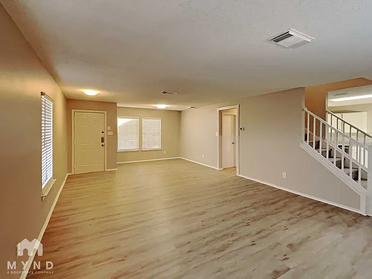 9703 Cameron Crk — Photo 10