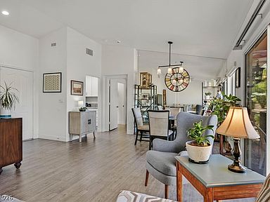 10008 Bundella Dr, Las Vegas, NV 89134, photo 5