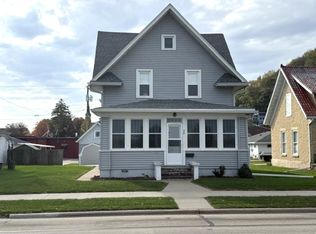 404 N Riverview St, Bellevue, IA 52031