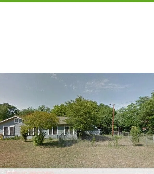 903 N Main St