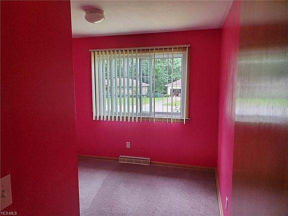 5th image of 3954 Edinburgh Dr
