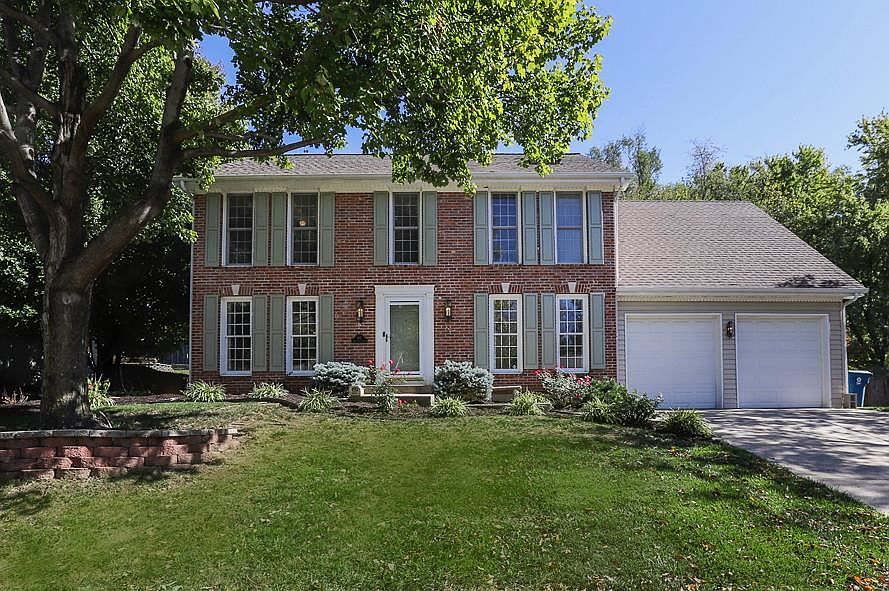 1st image of 915 N Woodridge Ln