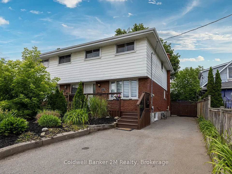 152 Taunton Rd W