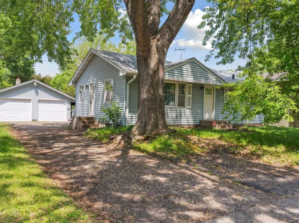 2237 Holloway Ave E, North Saint Paul, MN 55109