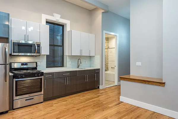 Rented by Nooklyn NYC LLC | media 4