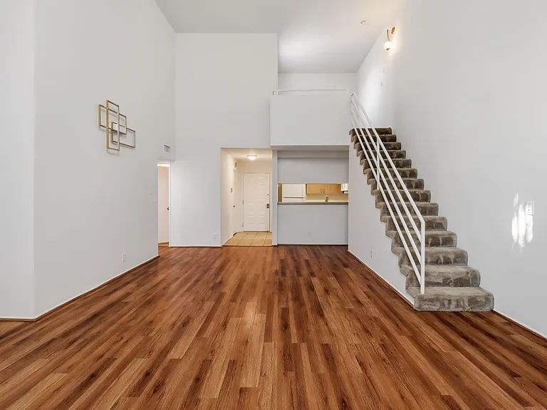 1619 S Bentley Ave — Photo 6