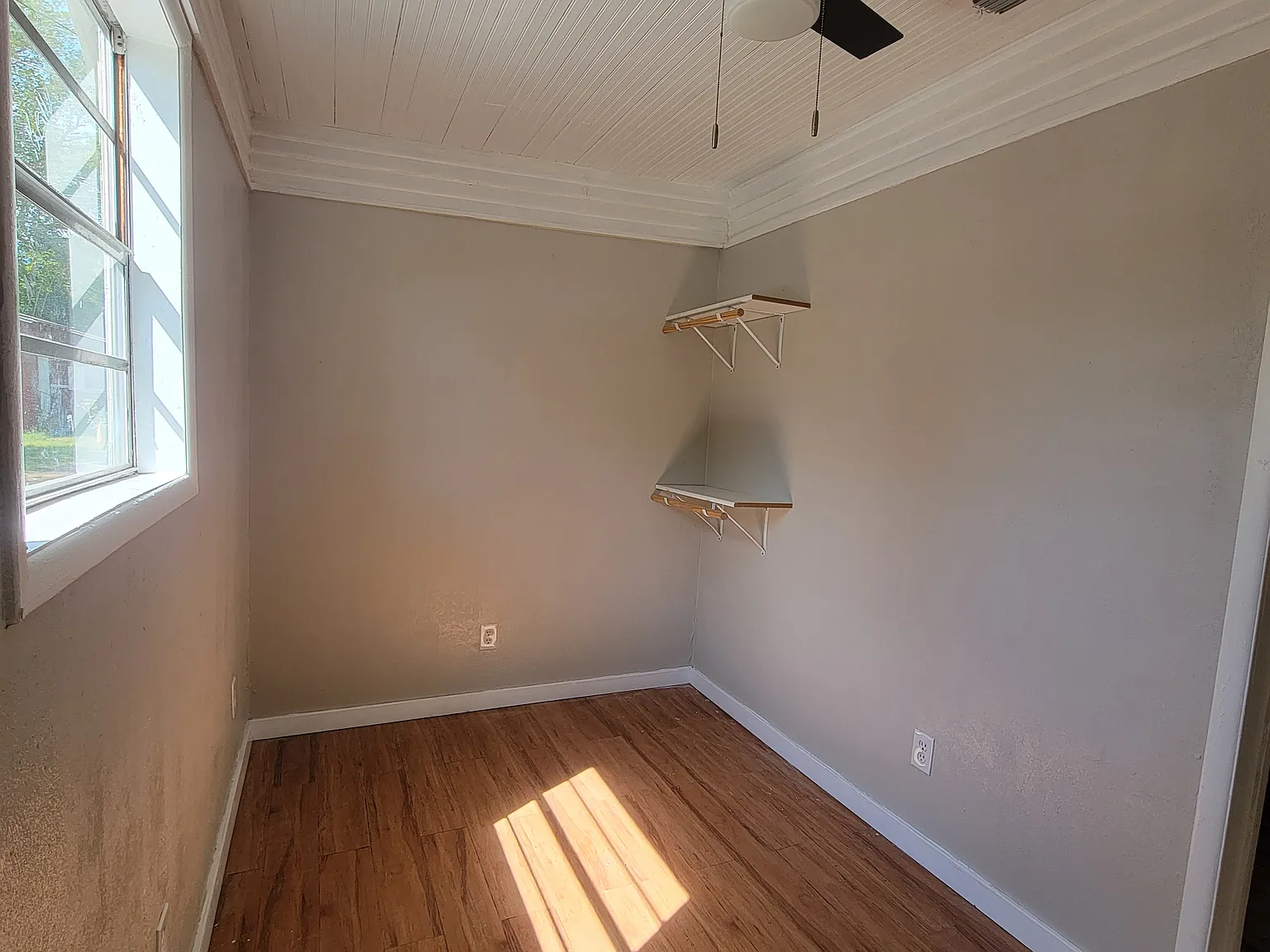 3 bed, 1100 sqft, $1,395 — Photo 2