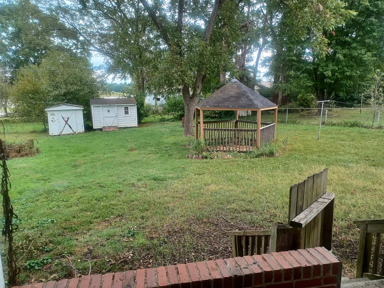3 bed, 1400 sqft, $1,500 — Photo 2