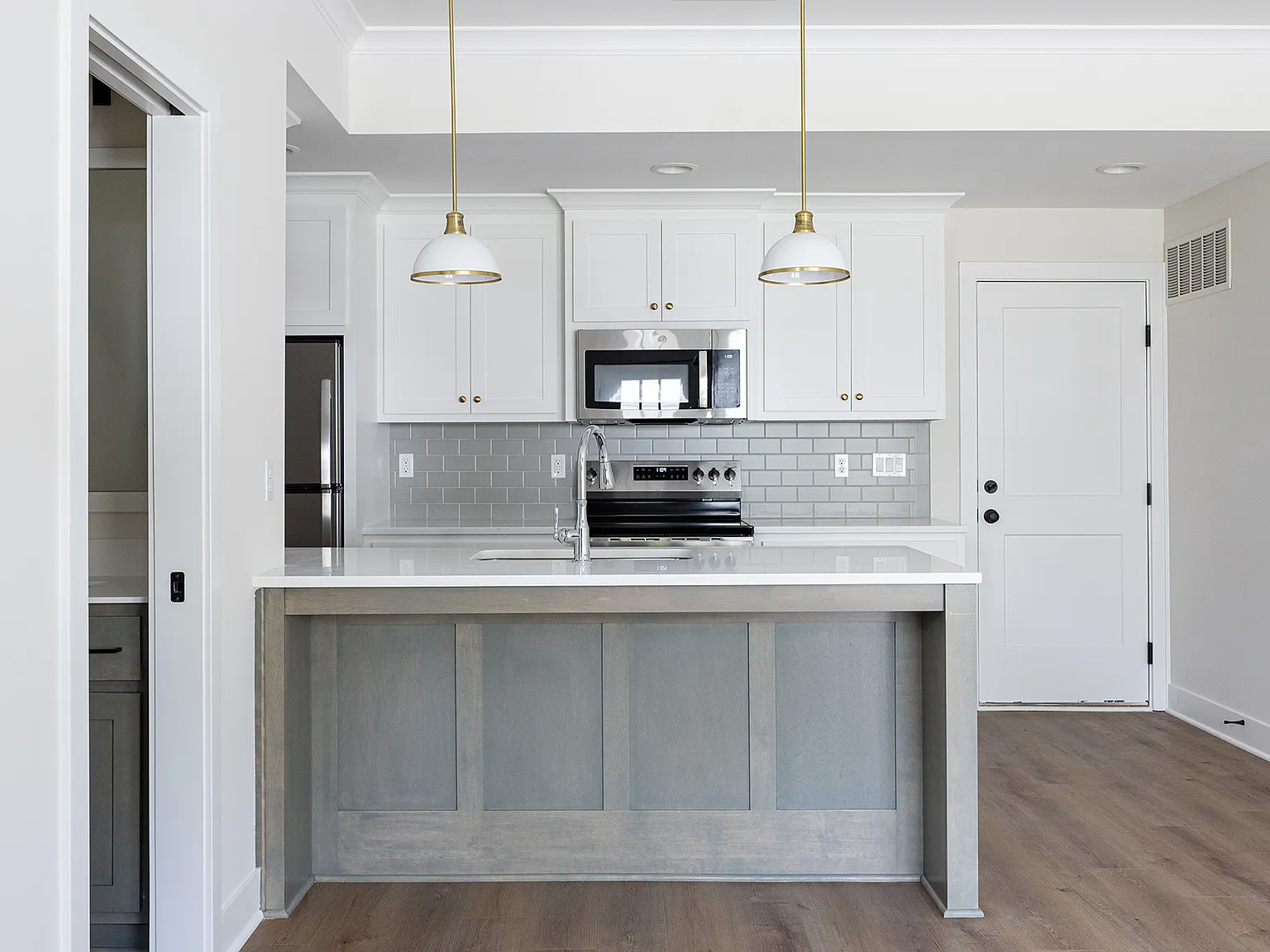 2 bed, 2.5 bath, 1331 sqft, $2,800 — Photo 1