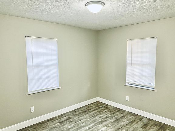 5th image of 1925 W 27th St APT A
