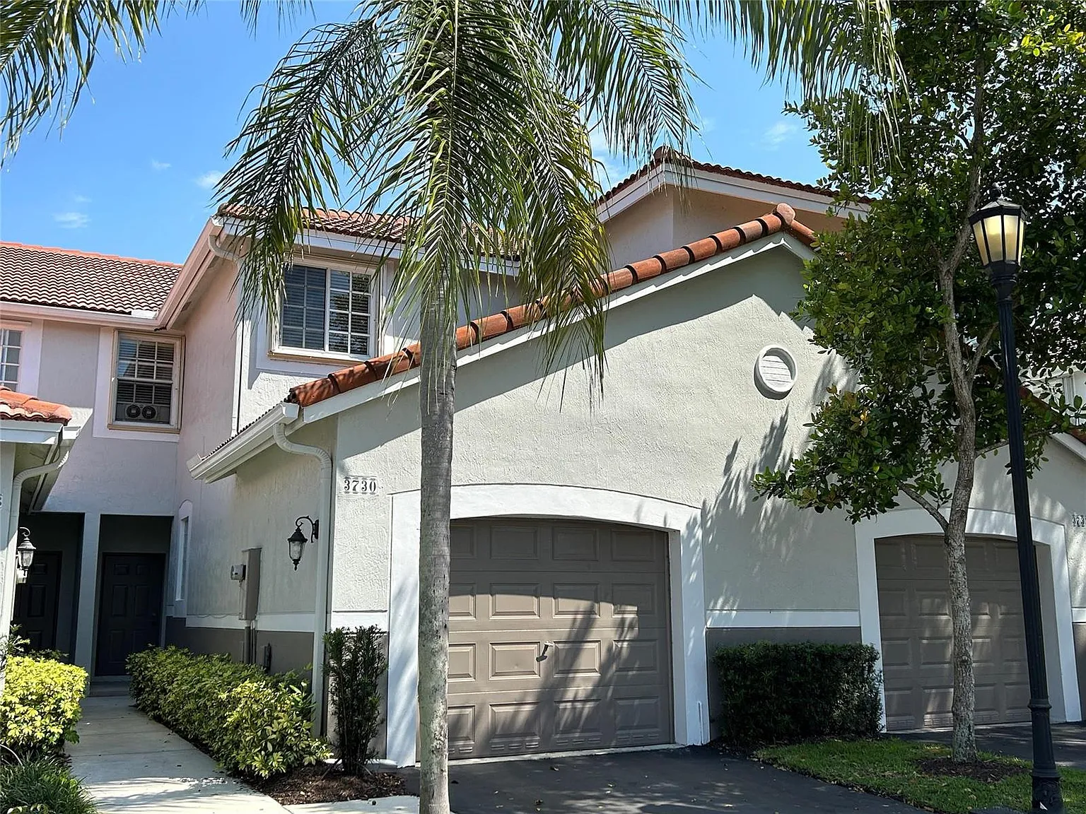 3 bed, 2.5 bath, 1443 sqft, $3,450 — Photo 4