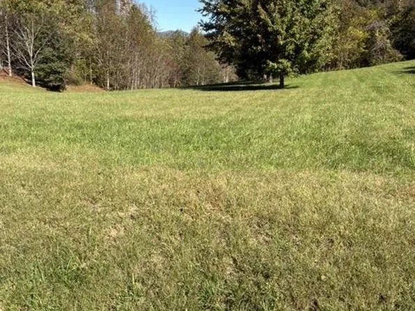 447 Hog Rock Rd, Hendersonville, NC 28792