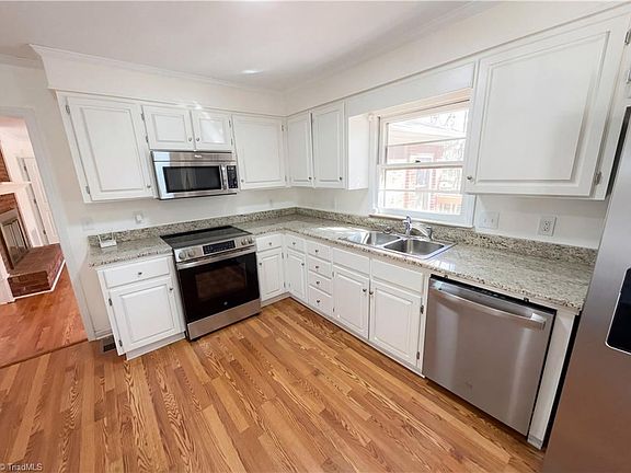 2nd image of 707 Willowmoore Ave
