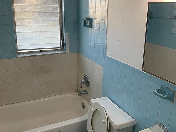 5th image of 127 SW 16th Ave #12