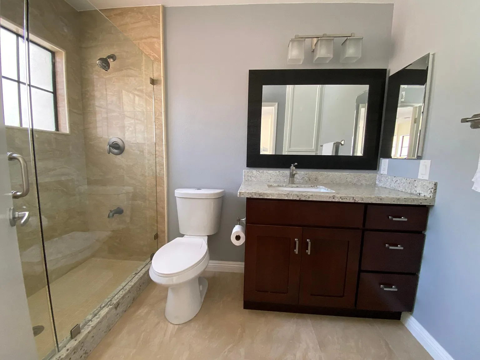 Voyager Cir, San Diego — Photo 4