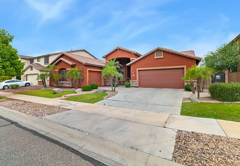 15843 W Desert Mirage Dr — Photo 2