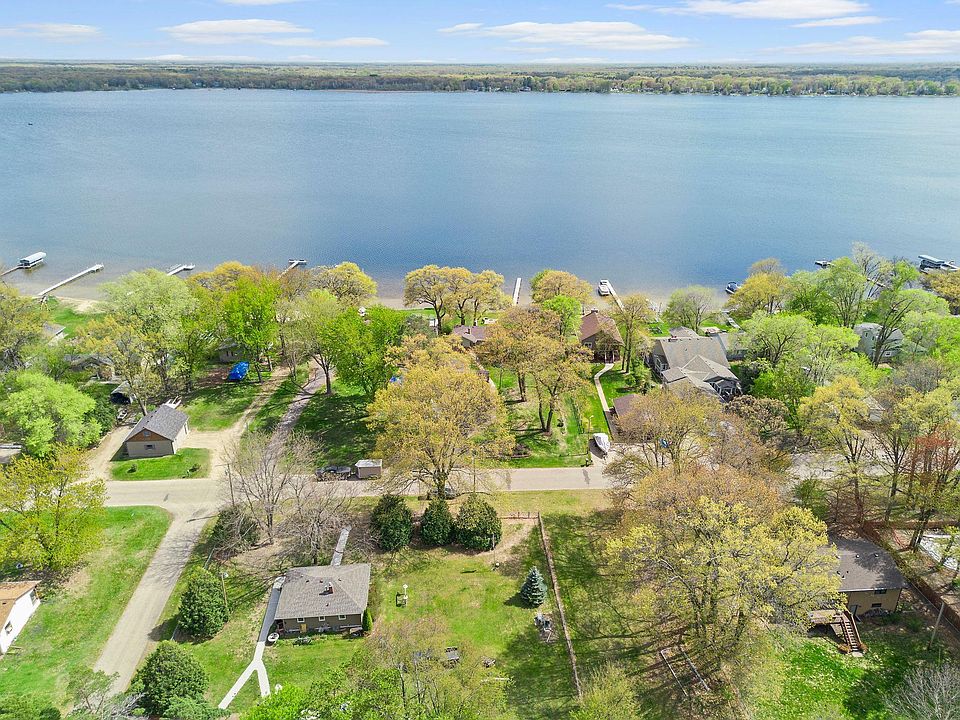 1st image of 18417 Lakeview Point Dr NE