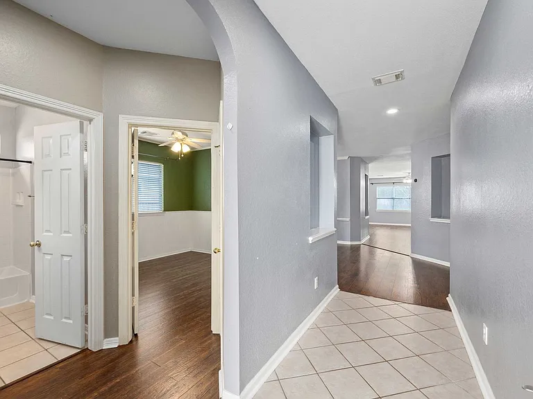 15823 Stiller Park Dr — Photo 3