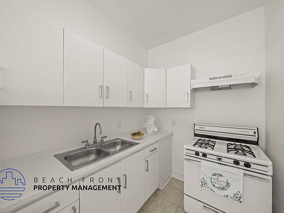 4th image of 426 S New Hampshire Ave APT 403