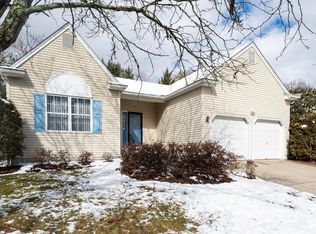 6 Ashley Ct, Delran, NJ 08075