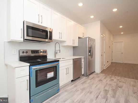 3rd image of 2560 Frankford Ave #2