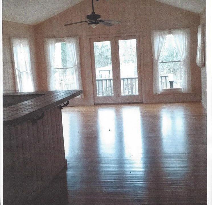 2nd image of 414 Wyanoak Rd
