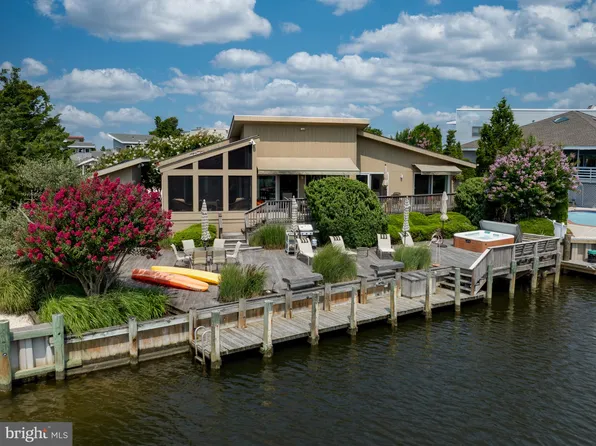 325 Cranberry Dr, Beach Haven, NJ 08008