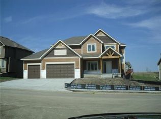 2104 Victory Ln, Kearney, MO 64060