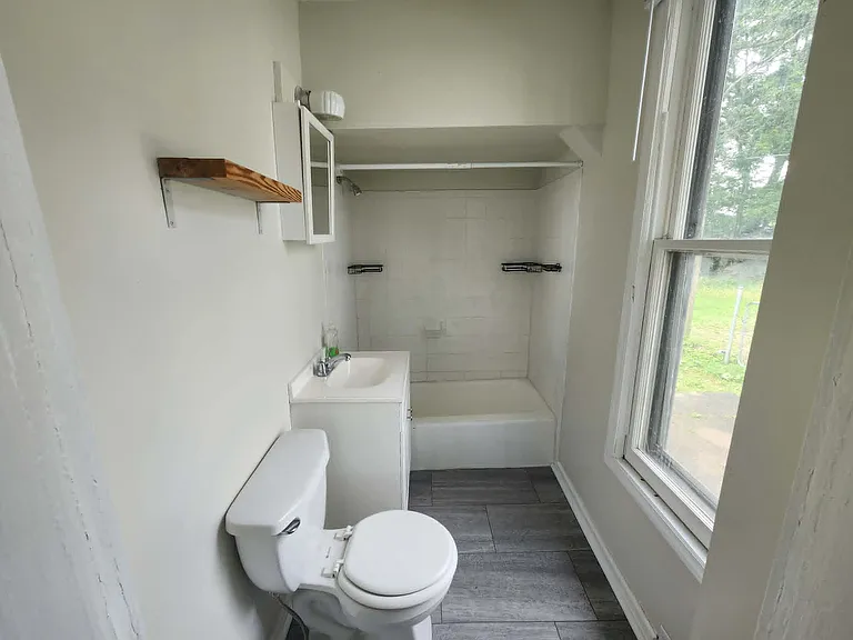 360 Buxton Ave — Photo 3