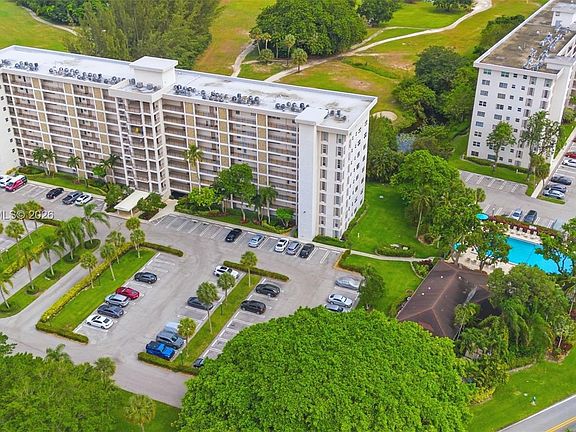 3rd image of 3200 N Palm Aire Dr APT 501