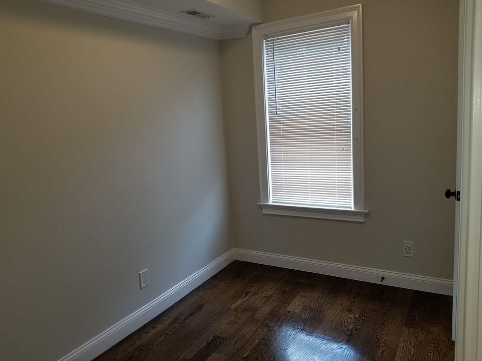 2nd image of 39 W Walnut Park #Rt3
