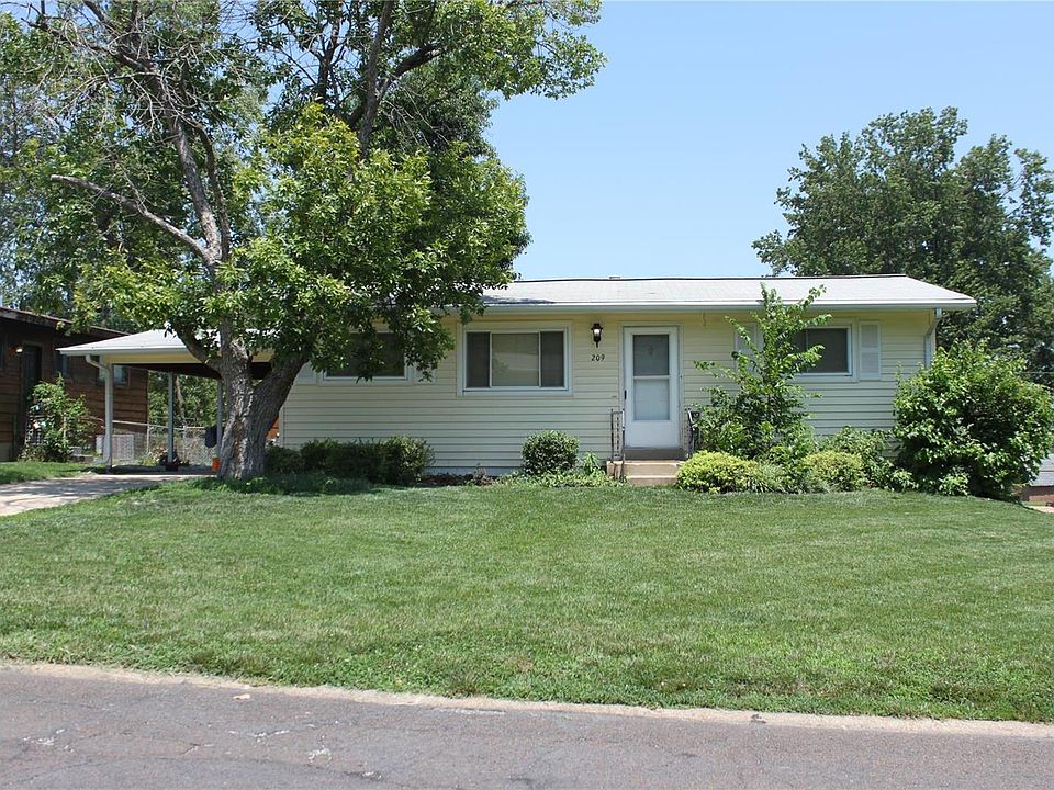 1st image of 209 Arras Dr