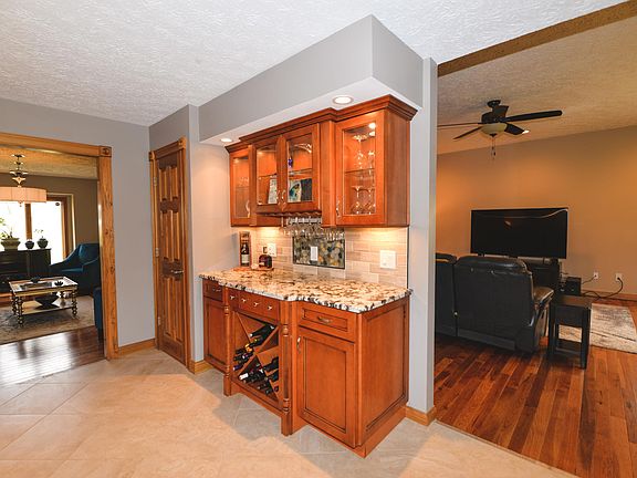 5th image of 973 Sunnybrook Dr