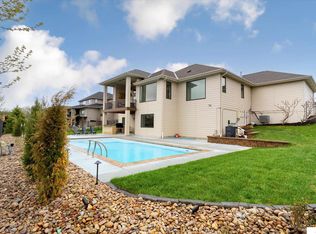 21822 Marinda St, Elkhorn, NE 68022