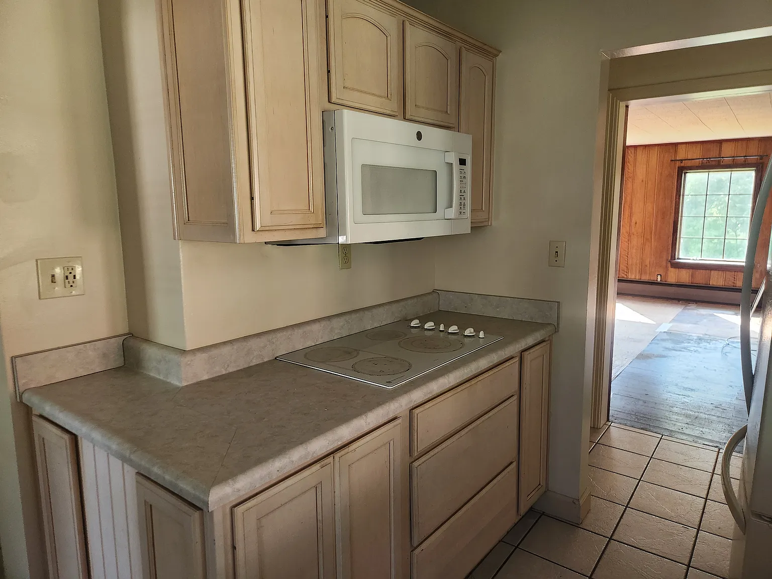 3 bed, 2.5 bath, $2,500 — Photo 4