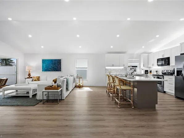 664 102nd AVE N, NAPLES, FL 34108