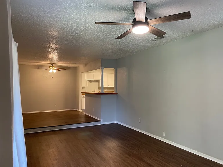 4326 Segura Ct N #MAIN — Photo 3