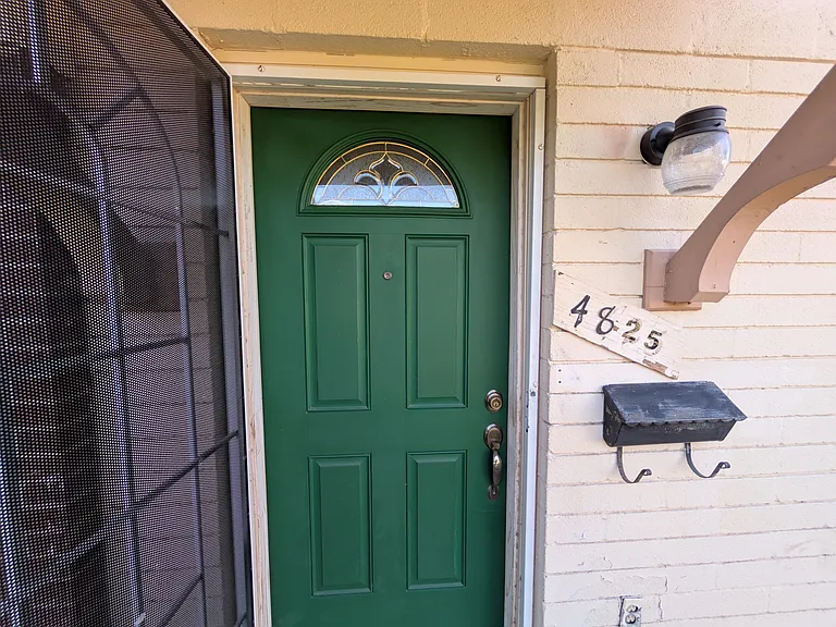 4825 S Mill Ave — Photo 2