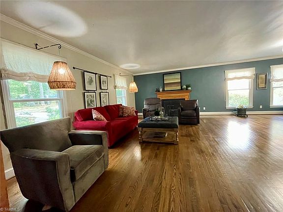 5th image of 3803 Dogwood Dr