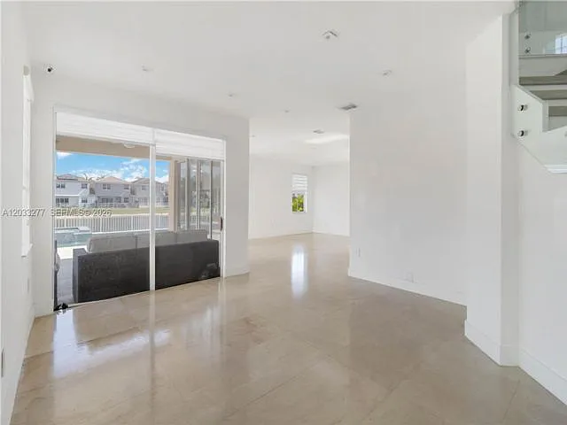 8551 NW 110th Ave — Photo 16