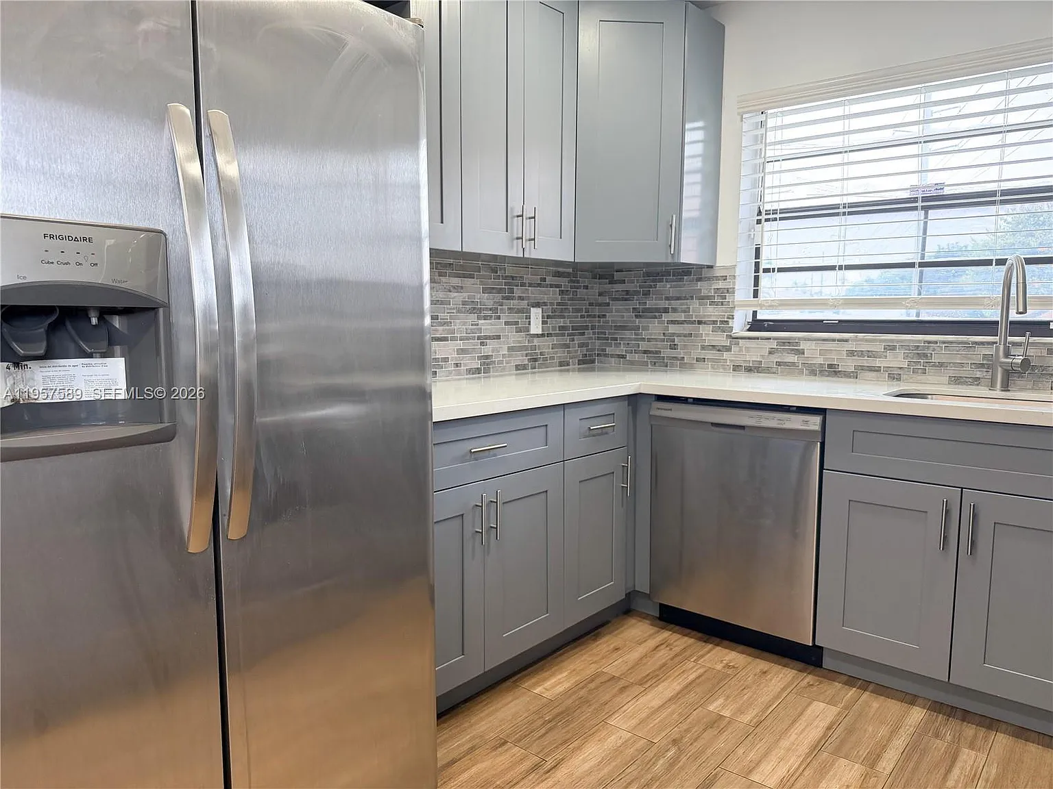 Westview Condominium No T — Photo 4