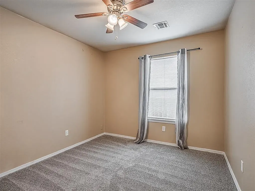 3 bed, 1237 sqft, $750 — Photo 1