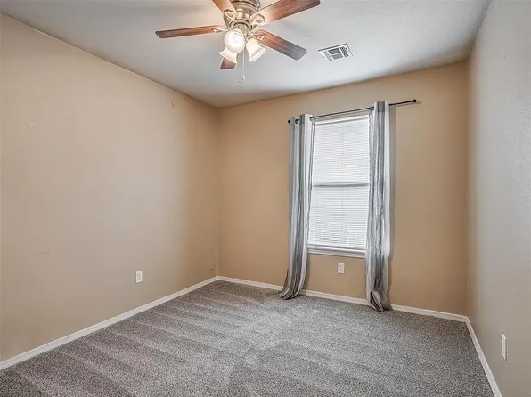 708 Peppertree Ct, Norman, OK 73071