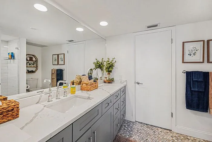 5200 Brittany Dr S #1301 — Photo 10